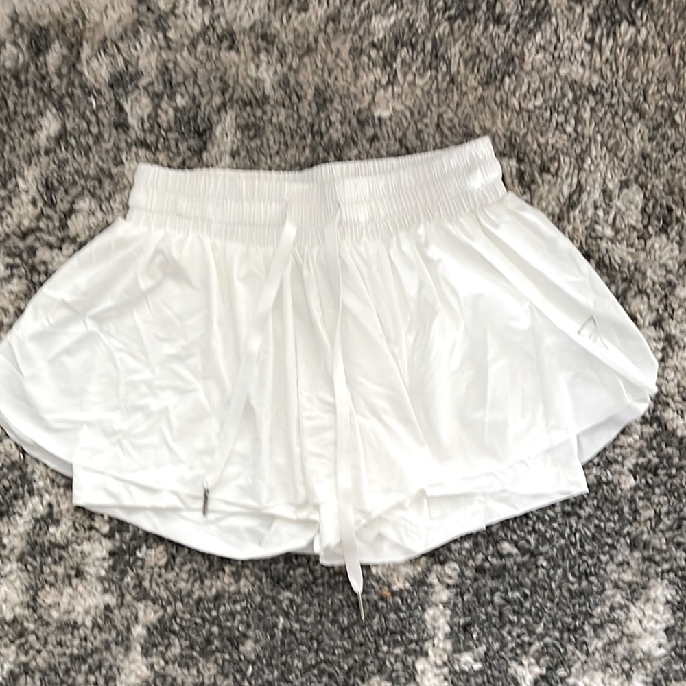 White athletic skirt shorts